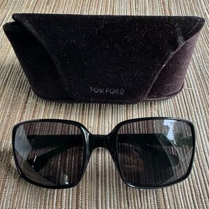 Beautiful Tom Ford sunglasses. No scratches. Original case.